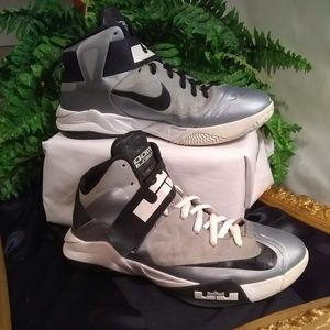 Nike Zoom Soldier 6.  Men's size 9